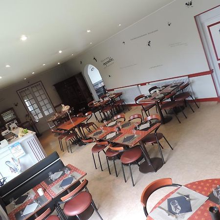 Hotel Restaurant Le Chalet Guemene-Penfao Exterior foto