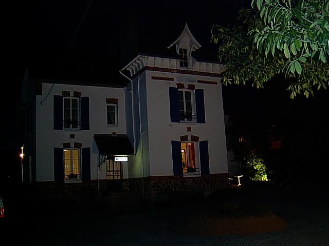 Hotel Restaurant Le Chalet Guemene-Penfao Exterior foto